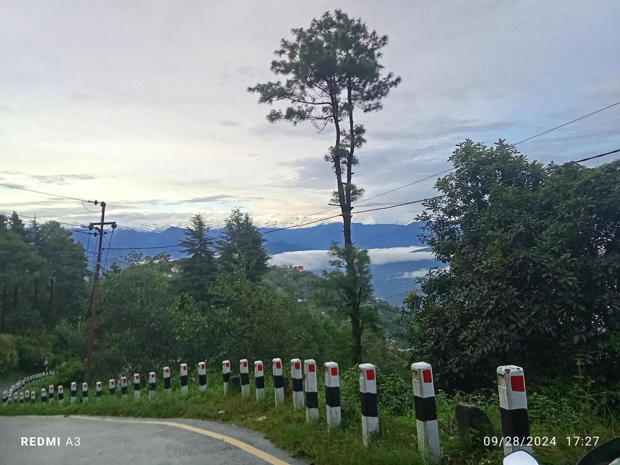 Unique Point Home Stay Nagarkot Bagian luar foto